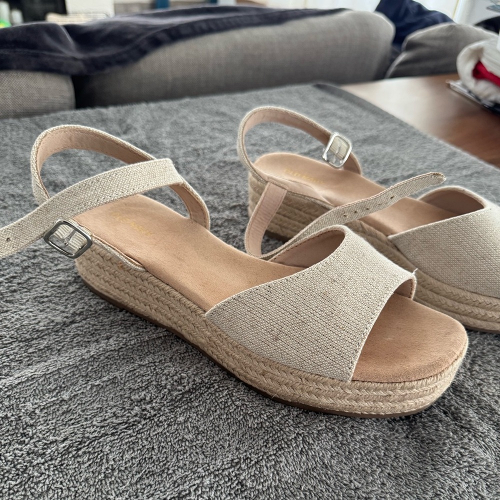 Old Navy Women’s Shoes - 9